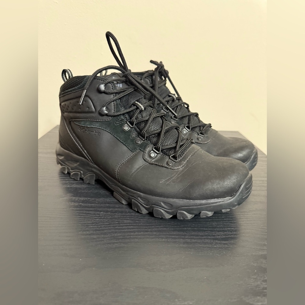 Columbia Newton Ridge Plus II Waterproof Hiking Boots Leather Black 11.5 Wide